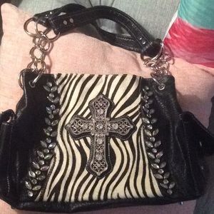 Black and white shoulder bag